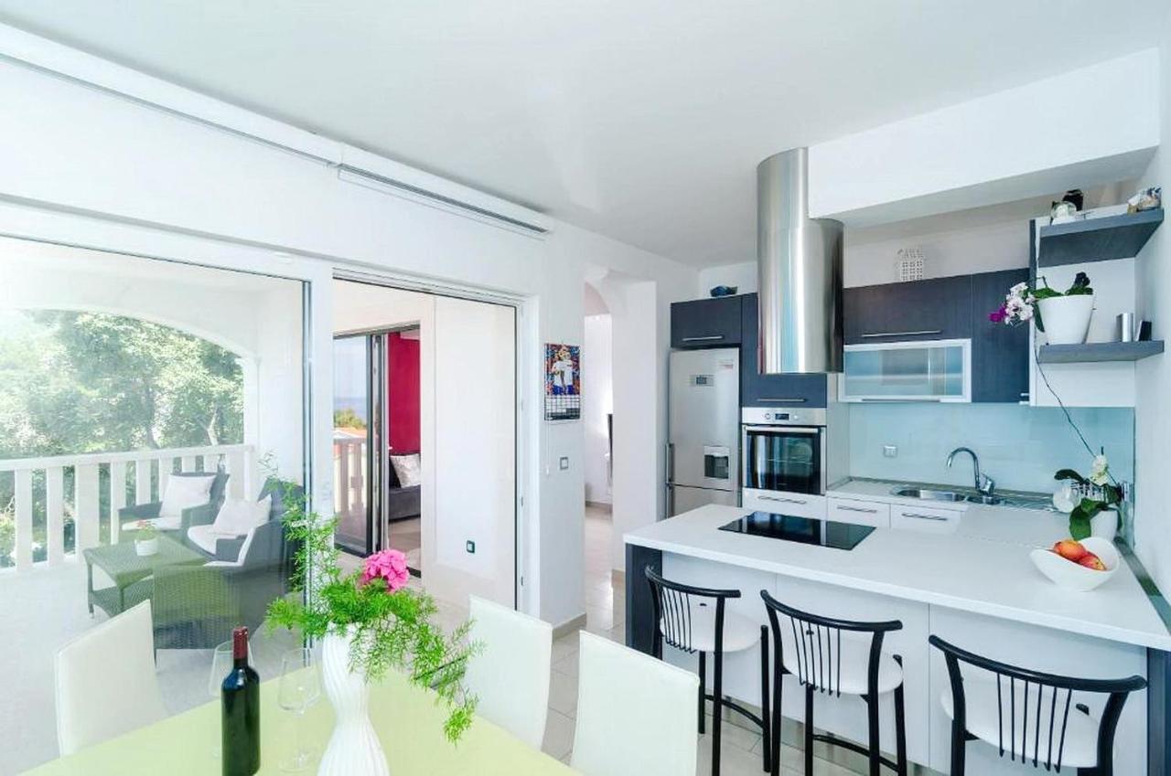 Apartments Villa Bella Vista Gornji Dingac Bagian luar foto